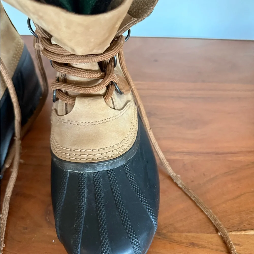 Sorel Men's Tan and Black Winter Boots‎ Caribou Sz 7